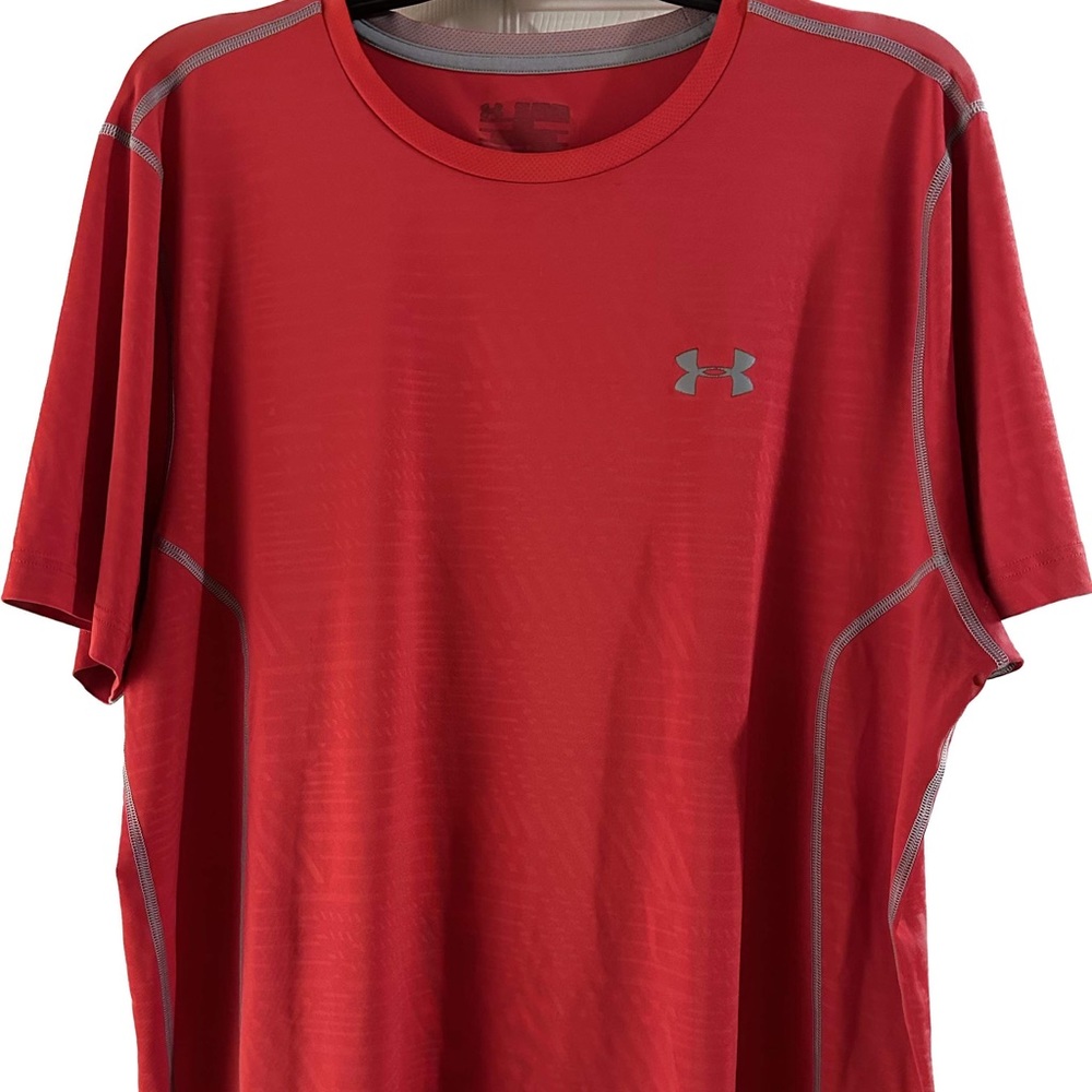 EUC Under Armour short-sleeve tech shirt, logo on front and white logo on back